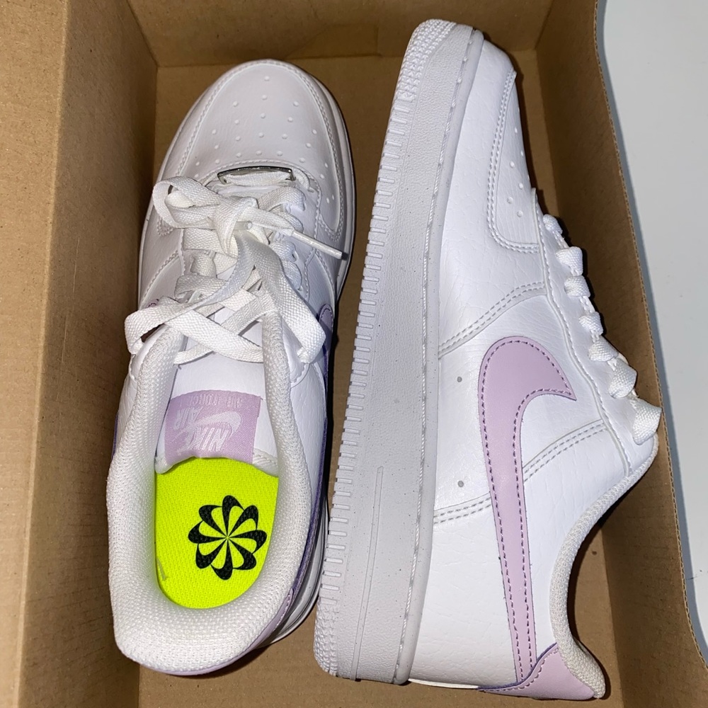 NEVER WORN W Air Force 1 ‘07 next nature